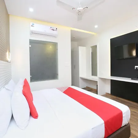 Hotel Oyo 14981 Royal Mjs 3*