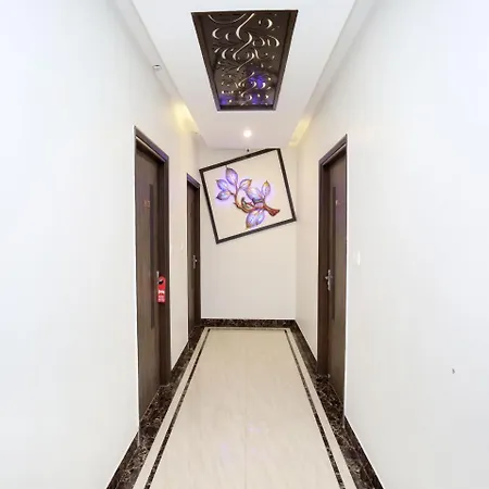 Oyo 14981 Royal Mjs Hotel 3*