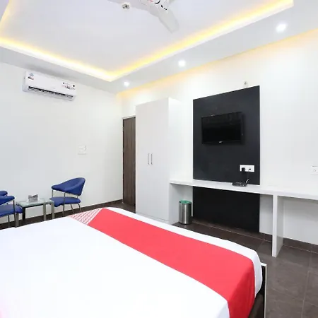 Oyo 14981 Royal Mjs Hotel 3*