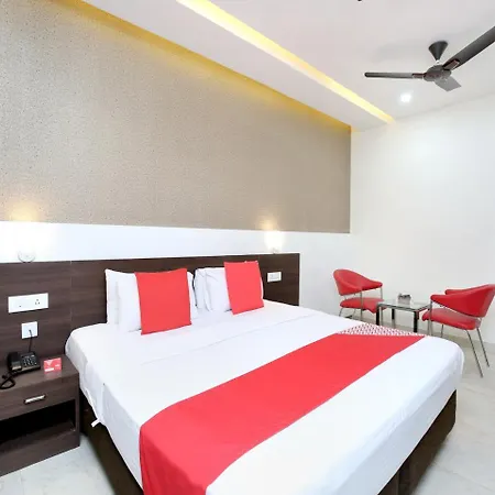 Oyo 14981 Royal Mjs Hotel 3*